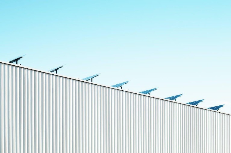 solar panels on top of a commercial building’s roof