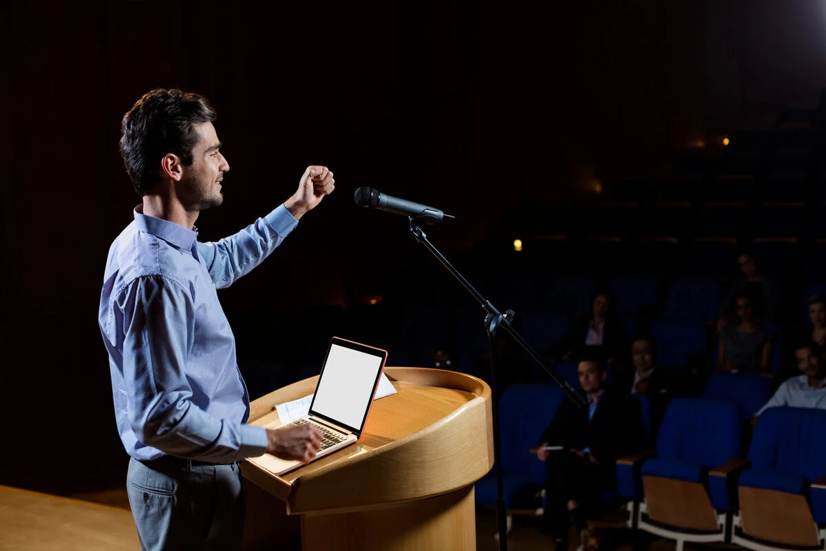 The Role of a Public Speaking Coach