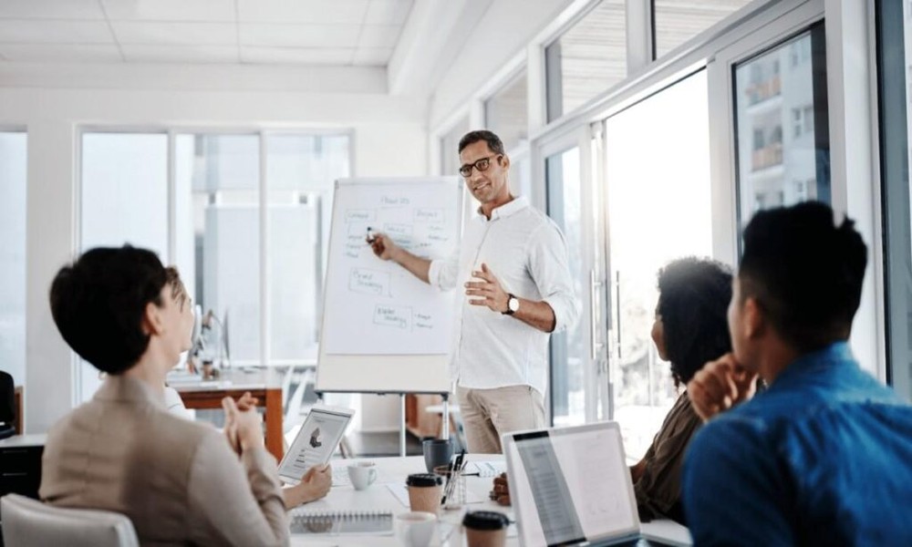 Skills Based Coaching Courses That Build Real Workplace Confidence